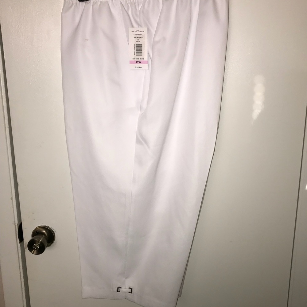 Allison Dalley White Capri pants w/silver detail